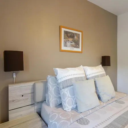 A Rouen, 40 M², Balcon Et Vue Sur La Ville. * روان