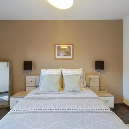 A Rouen, 40 M², Balcon Et Vue Sur La Ville. شقة